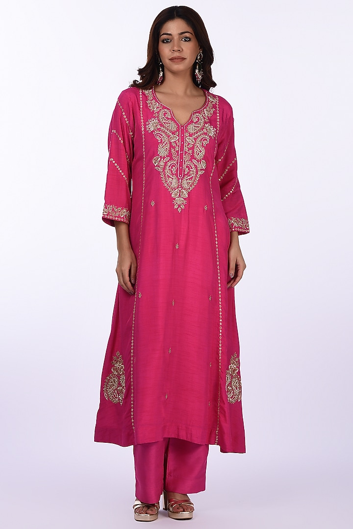 Bright Rani Pink Raw Silk Thread Embroidered Kurta Set by Isha & Anshul at Pernia's Pop Up Shop