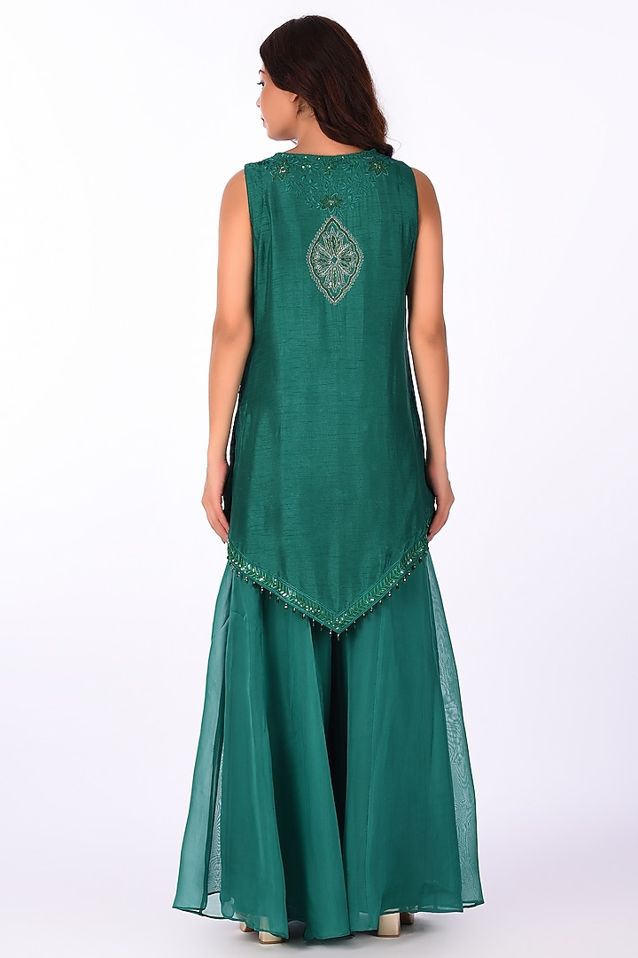 Green Raw Silk Thread Embroidered Kurta Set by Isha & Anshul at Pernia's Pop Up Shop