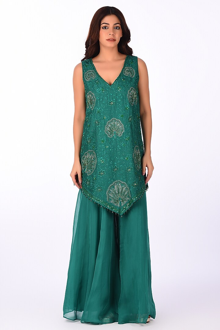 Green Raw Silk Thread Embroidered Kurta Set by Isha & Anshul at Pernia's Pop Up Shop