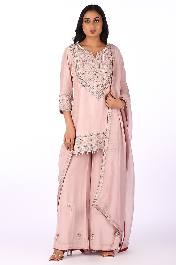 Peach Raw Silk Thread Hand Embroidered Kurta Set by Isha & Anshul at Pernia's Pop Up Shop