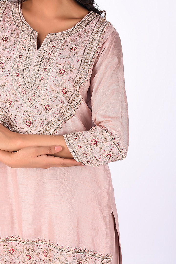 Peach Raw Silk Thread Hand Embroidered Kurta Set by Isha & Anshul at Pernia's Pop Up Shop