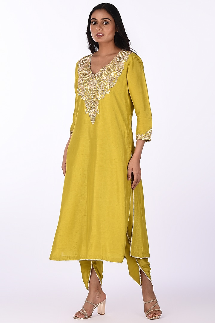 Yellow Raw Silk Thread Embroidered Kurta Set by Isha & Anshul at Pernia's Pop Up Shop