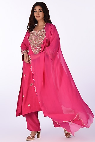 Pink Raw Silk Thread Embroidered Kurta Set by Isha & Anshul
