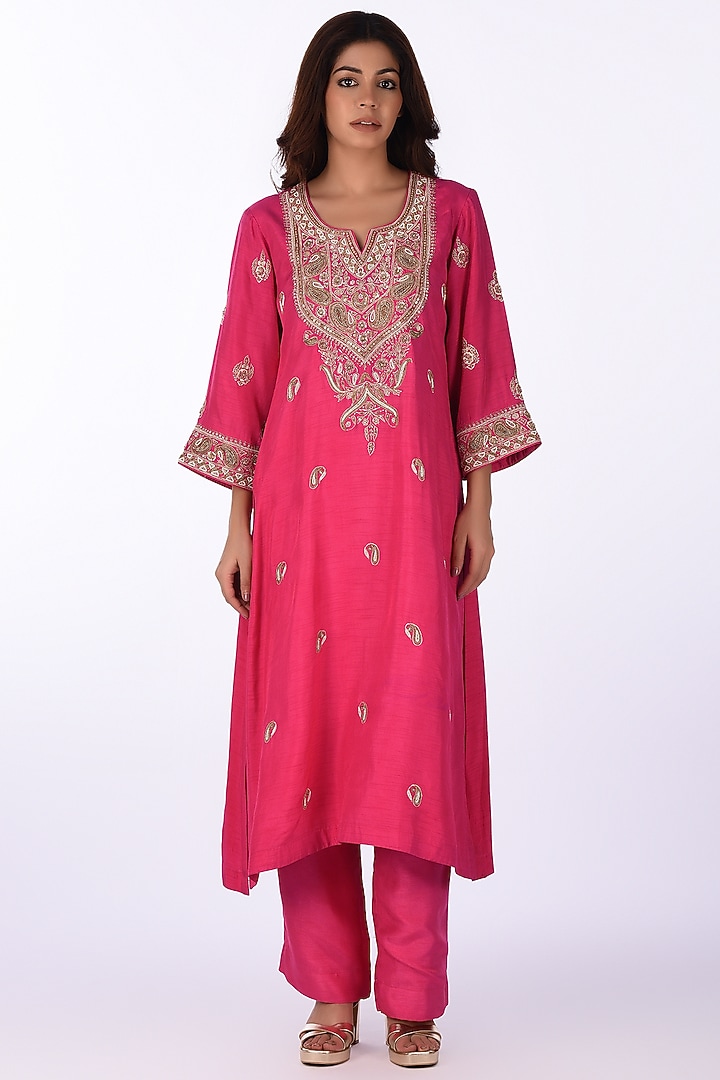 Pink Raw Silk Thread Embroidered Kurta Set by Isha & Anshul at Pernia's Pop Up Shop