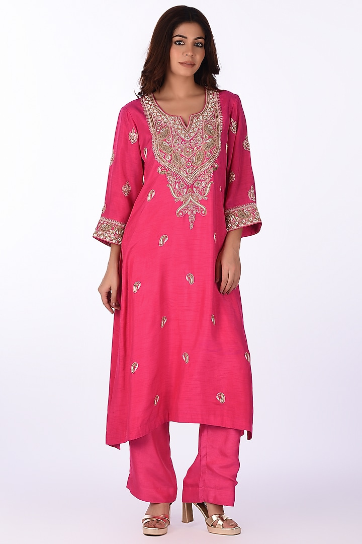 Pink Raw Silk Thread Embroidered Kurta Set by Isha & Anshul at Pernia's Pop Up Shop