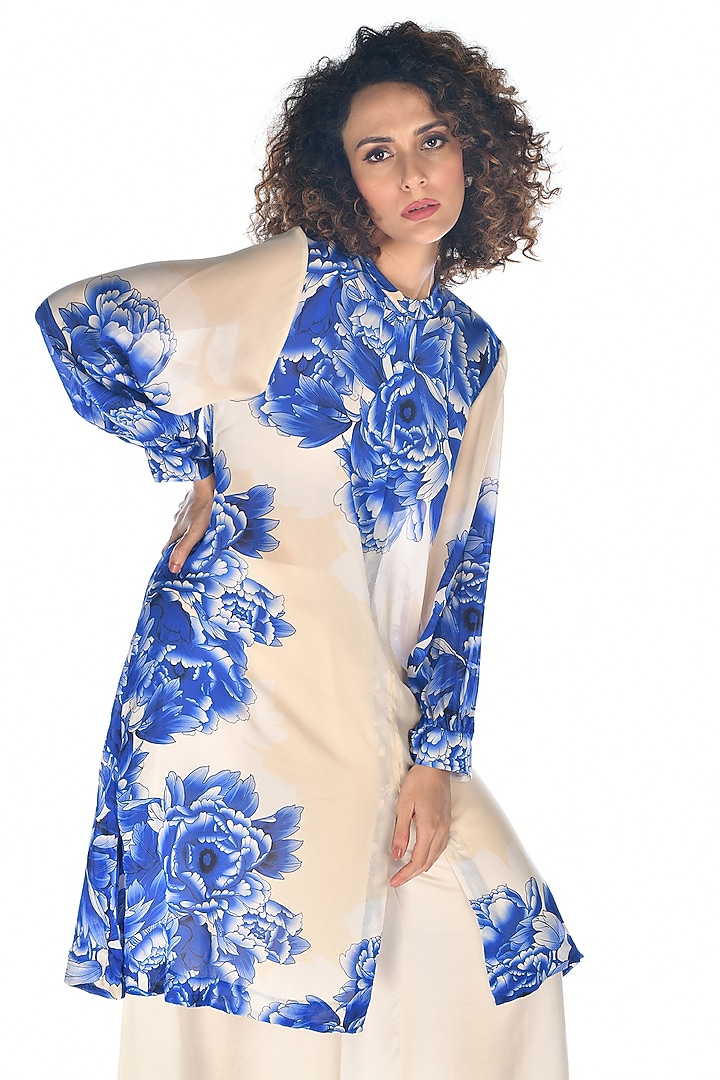 Off-White Satin Georgette Digital Printed Kurta Set by Isadaa by Rotna Dutt at Pernia's Pop Up Shop