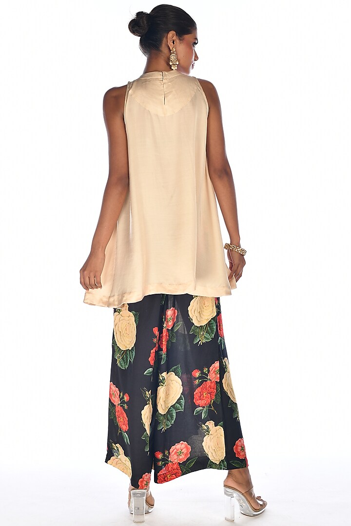 Off-White Satin Georgette Digital Printed Co-Ord Set by Isadaa by Rotna Dutt at Pernia's Pop Up Shop