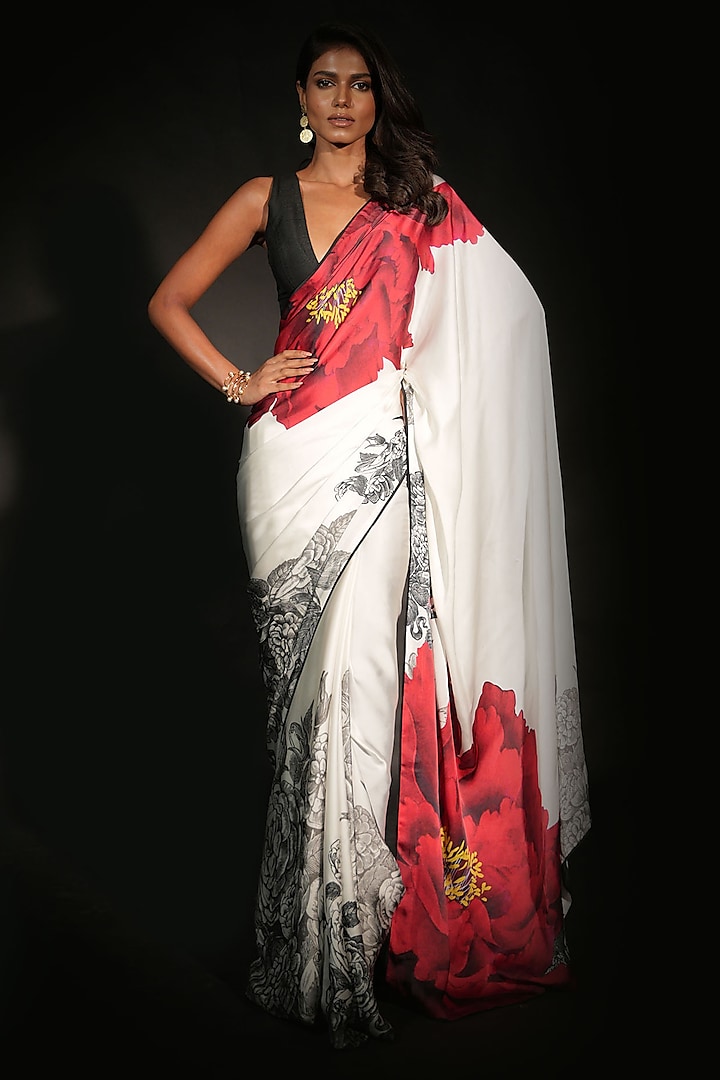 Off-White Satin Georgette Digital Printed Saree Set by Isadaa by Rotna Dutt at Pernia's Pop Up Shop