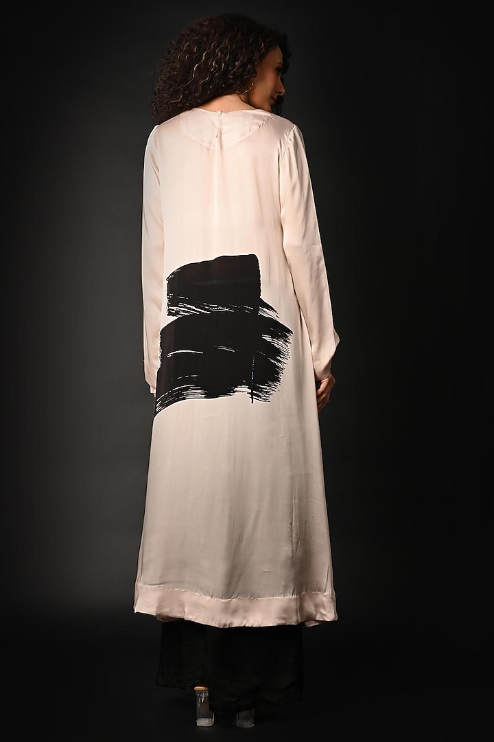 White Satin Georgette Digital Printed Kurta Set by Isadaa by Rotna Dutt at Pernia's Pop Up Shop