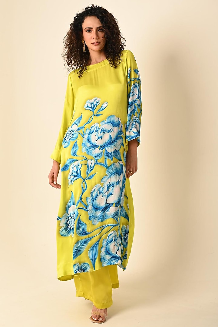 Green Satin Georgette Digital Printed Kurta Set by Isadaa by Rotna Dutt at Pernia's Pop Up Shop