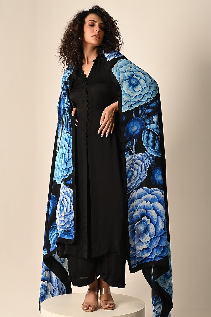 Black Satin Georgette Kurta Set by Isadaa by Rotna Dutt at Pernia's Pop Up Shop