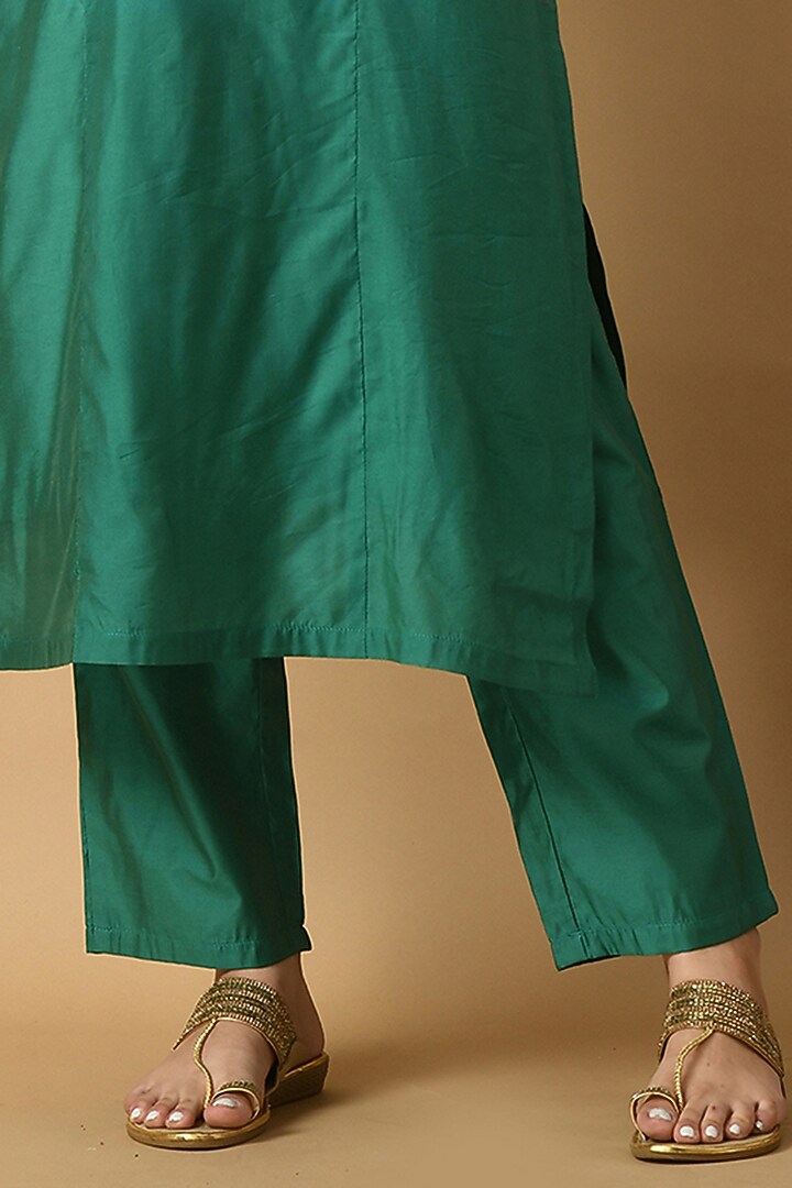 Turquoise Green Chanderi Machine & Hand Embroidered Kurta Set by Isha Gupta at Pernia's Pop Up Shop