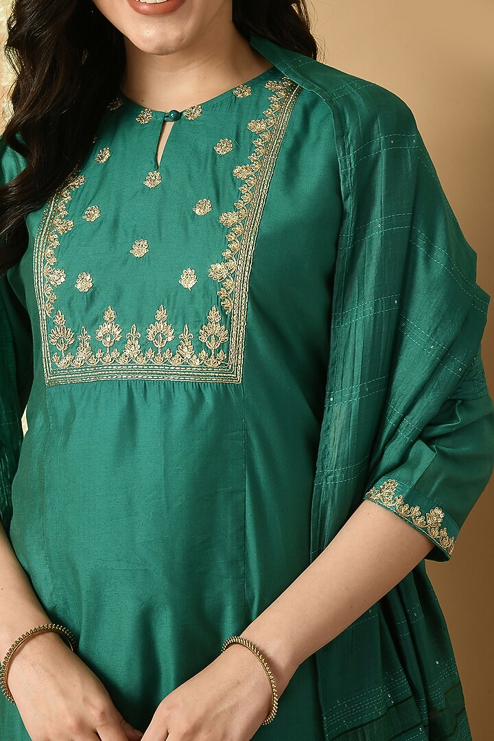 Turquoise Green Chanderi Machine & Hand Embroidered Kurta Set by Isha Gupta at Pernia's Pop Up Shop