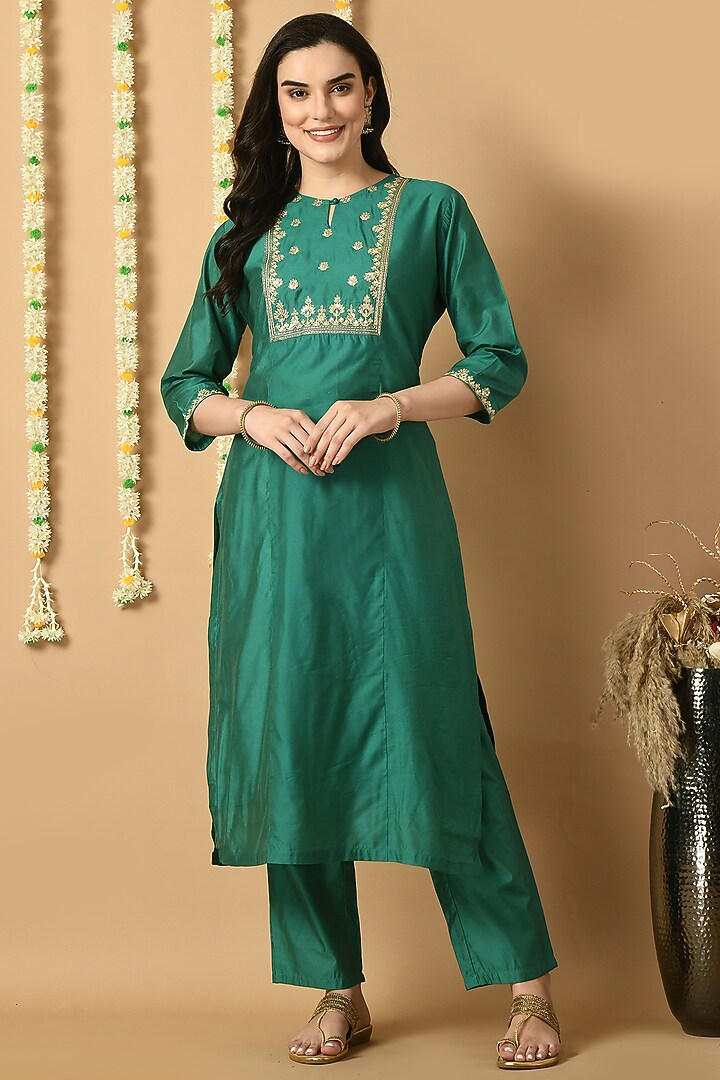Turquoise Green Chanderi Machine & Hand Embroidered Kurta Set by Isha Gupta at Pernia's Pop Up Shop
