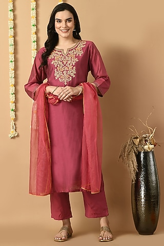 Wine Chanderi Machine & Hand Embroidered Kurta Set by Isha Gupta