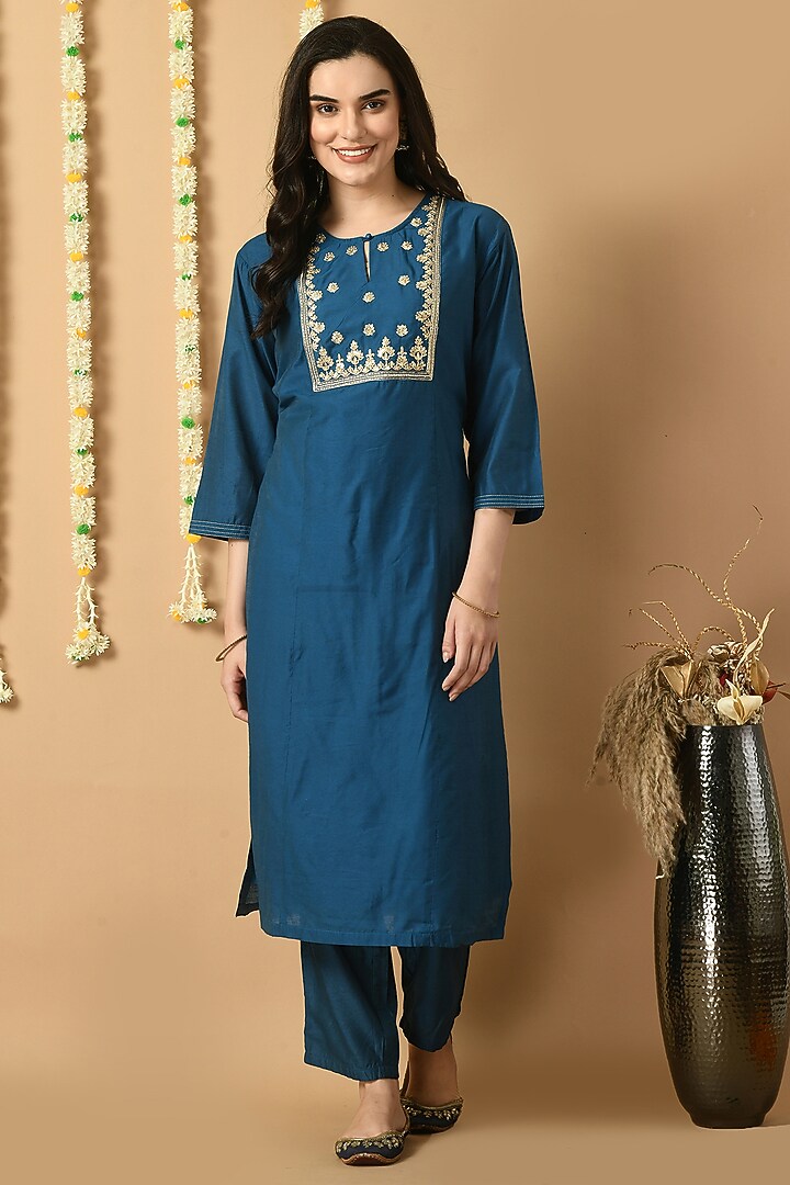 Teal Blue Chanderi Machine & Hand Embroidered Kurta Set by Isha Gupta at Pernia's Pop Up Shop