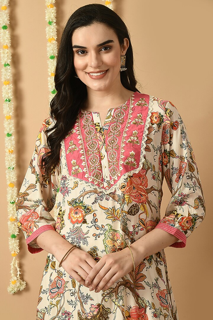 White Muslin Digital Printed & Embroidered Kurta Set by Isha Gupta at Pernia's Pop Up Shop