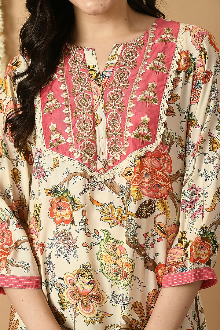 White Muslin Digital Printed & Embroidered Kurta Set by Isha Gupta at Pernia's Pop Up Shop