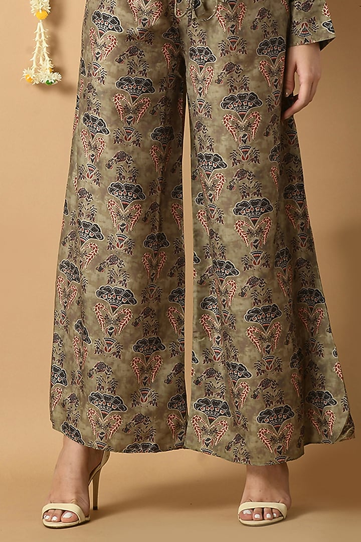 Green Muslin Digital Printed Palazzo Pant Set by Isha Gupta at Pernia's Pop Up Shop