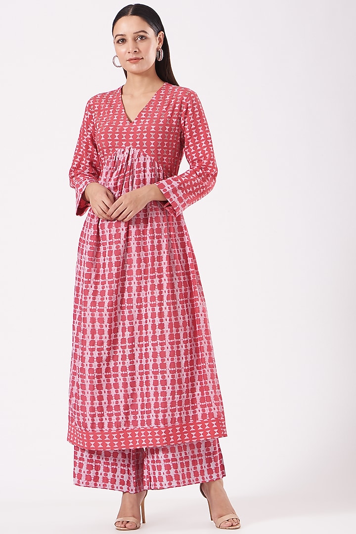 Fuchsia Printed Kurta Set by Isha Gupta at Pernia's Pop Up Shop