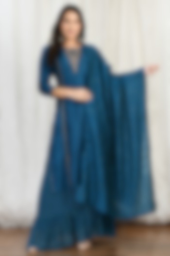Teal Blue Silk Chanderi Embroidered Kurta Set by Isha Gupta at Pernia's Pop Up Shop