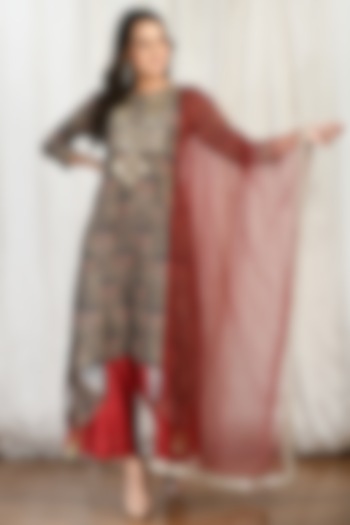 Olive Green Muslin Printed & Embroidered Kurta Set by Isha Gupta at Pernia's Pop Up Shop