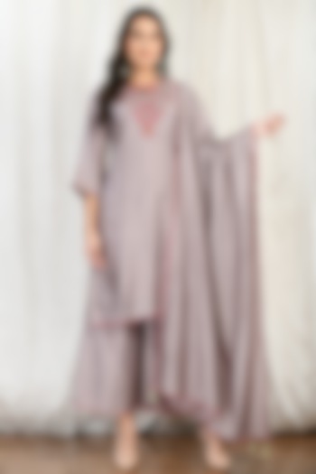 Grey Silk Chanderi Embroidered Kurta Set by Isha Gupta at Pernia's Pop Up Shop