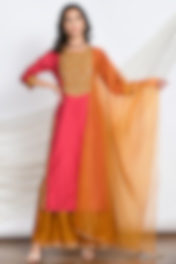 Rani Pink Silk Chanderi Embroidered Kurta Set by Isha Gupta at Pernia's Pop Up Shop