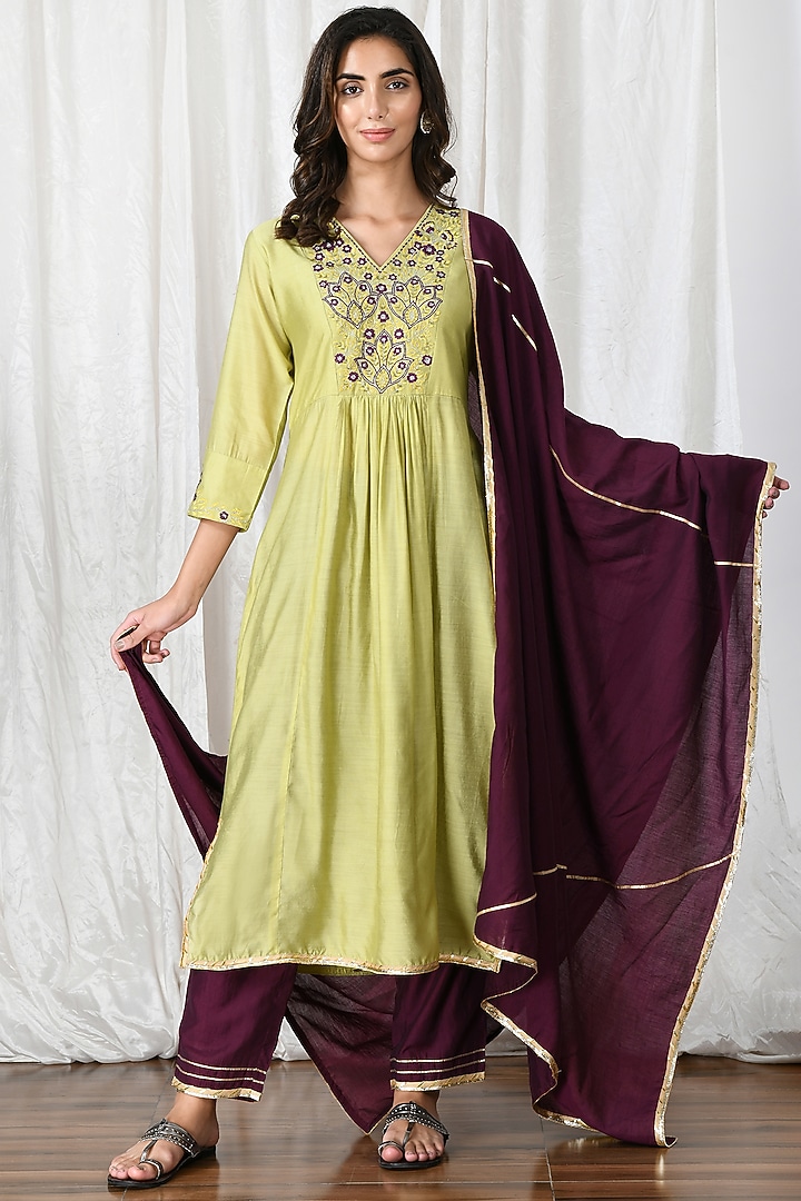 Mint Green Silk Chanderi Embroidered Kurta Set by Isha Gupta at Pernia's Pop Up Shop