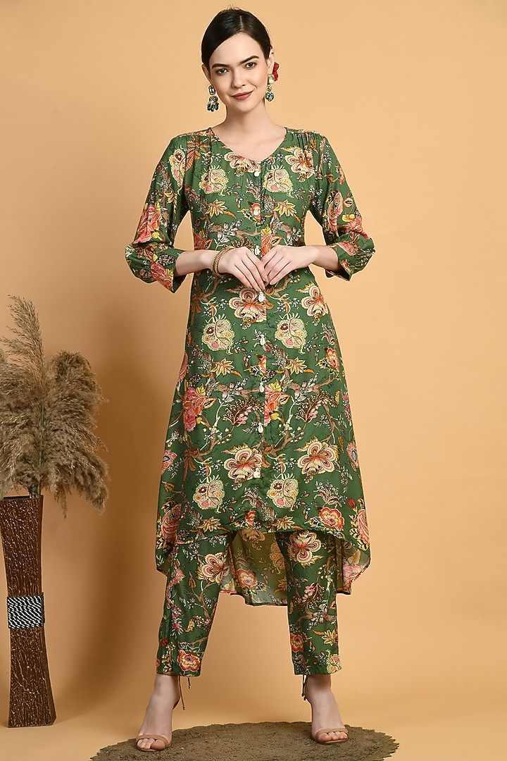 Emerald Green Muslin Digital Printed Kurta Set by Isha Gupta at Pernia's Pop Up Shop