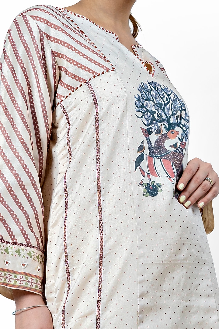 Beige Printed & Embroidered Kurta by Ishreen kaur at Pernia's Pop Up Shop