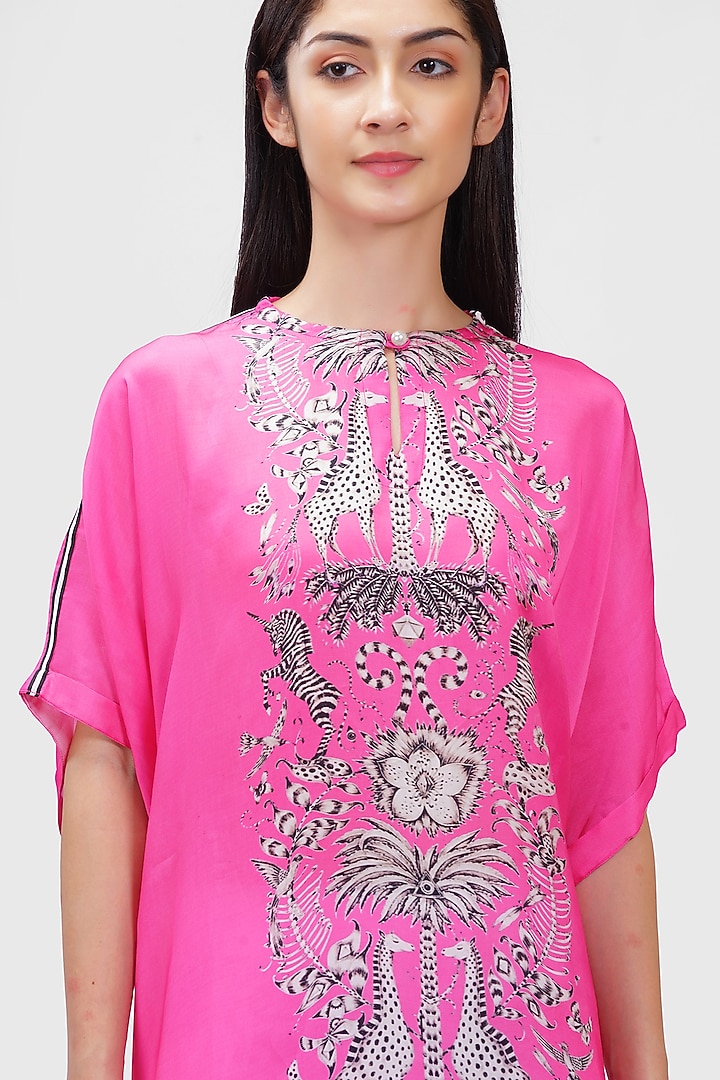 Pink Printed Kaftan by Ishreen kaur at Pernia's Pop Up Shop