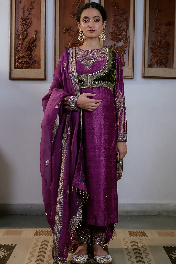 Purple Pure Raw Silk Hand Embroidered Kurta Set by Irrau by Samir Mantri at Pernia's Pop Up Shop