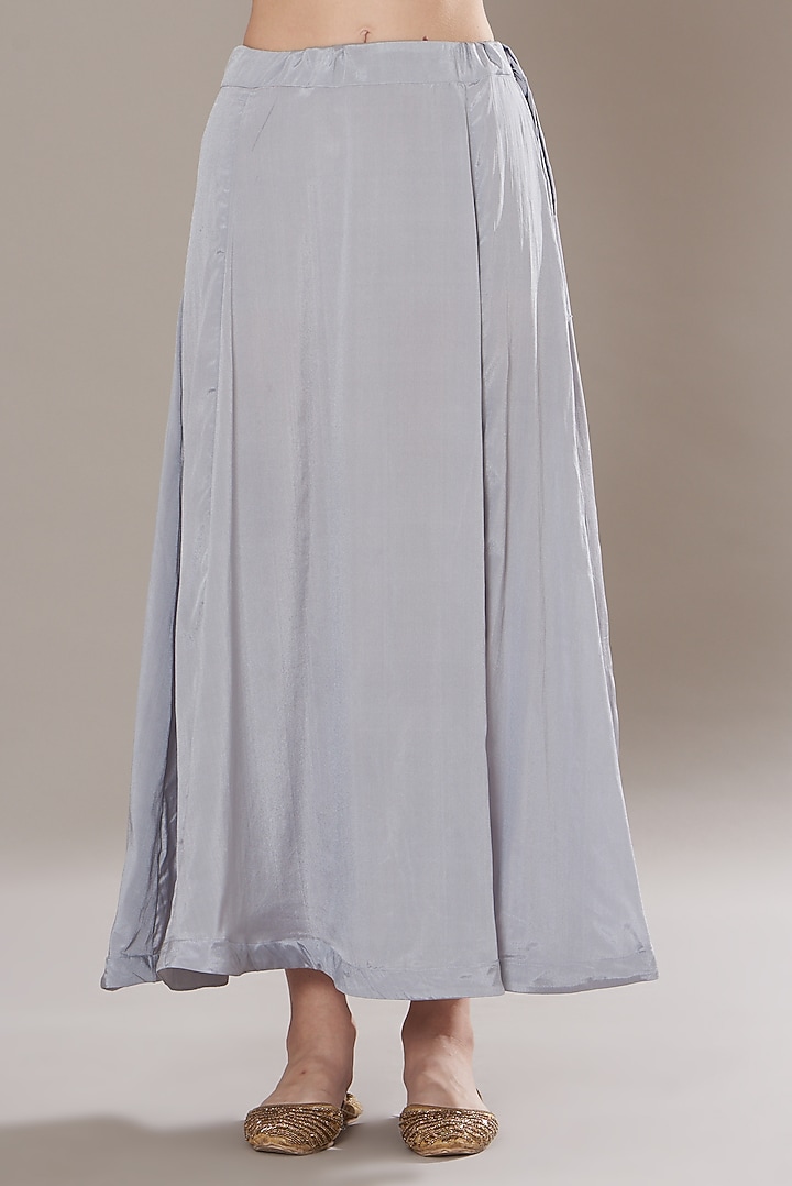 Light Grey Organza Embroidered Pre-Stitched Wedding Saree Set by Isha Singhal at Pernia's Pop Up Shop