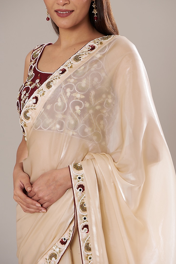 Off-White Organza Pre-Stitched Wedding Saree Set by Isha Singhal at Pernia's Pop Up Shop