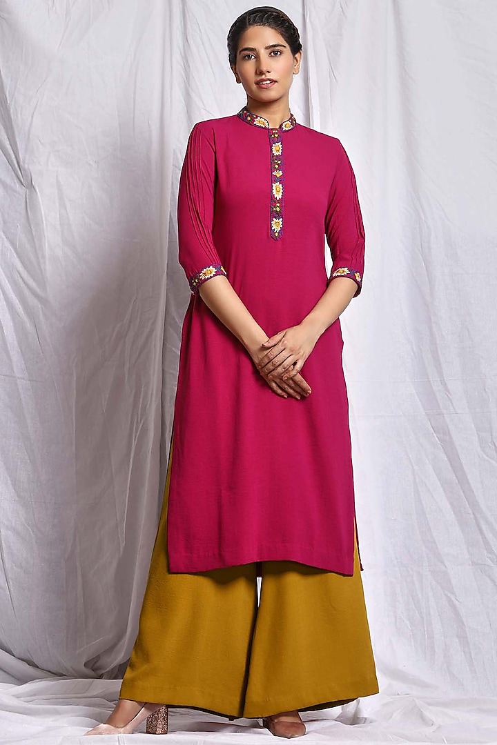 Deep Pink Hand Embroidered Kurta Set by Isha Singhal at Pernia's Pop Up Shop