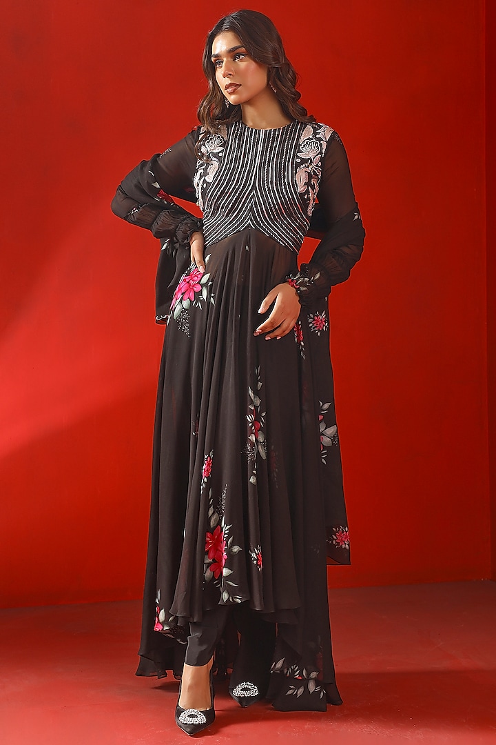 Black Georgette Printed Kurta Set by Isha Gupta Tayal at Pernia's Pop Up Shop