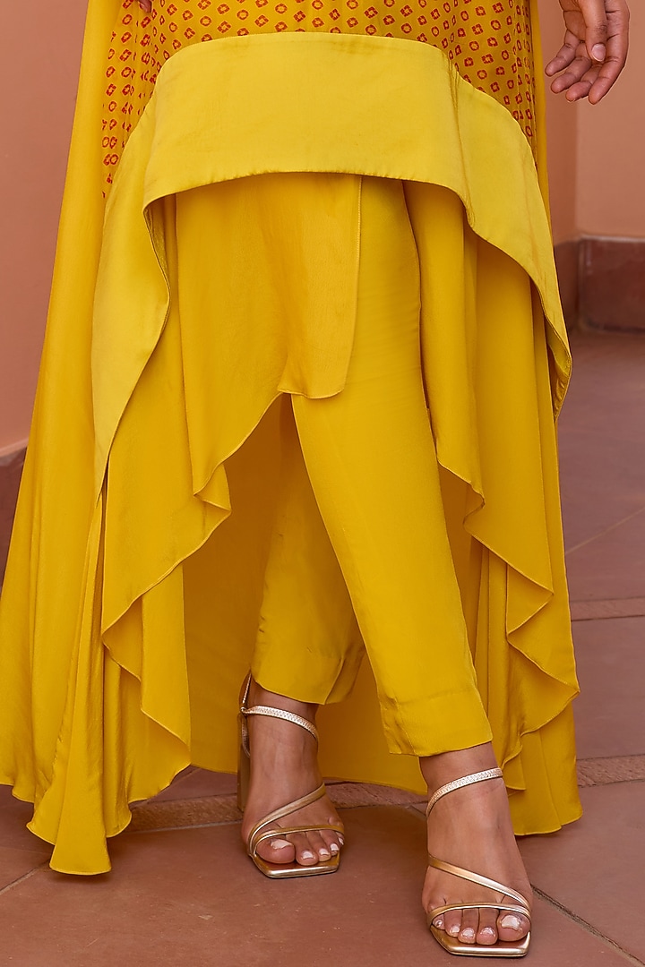Yellow Organza & Crepe Gota Embroidered Layered Kurta Set by Isha Gupta Tayal at Pernia's Pop Up Shop