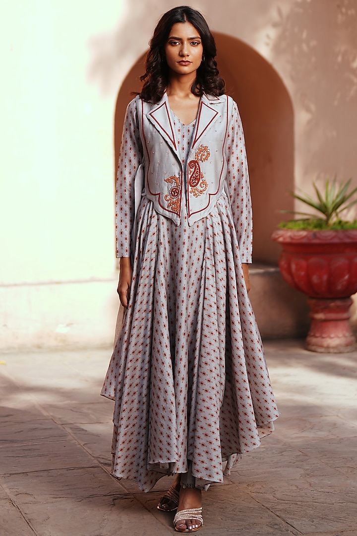 Grey Chanderi Silk Asymmetric Jacket Kurta Set by Isha Gupta Tayal at Pernia's Pop Up Shop