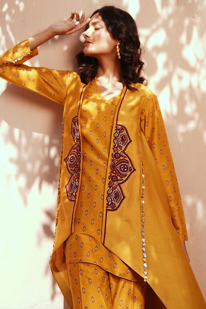 Yellow Gold Chanderi Silk Printed Jacket Kurta Set by Isha Gupta Tayal at Pernia's Pop Up Shop