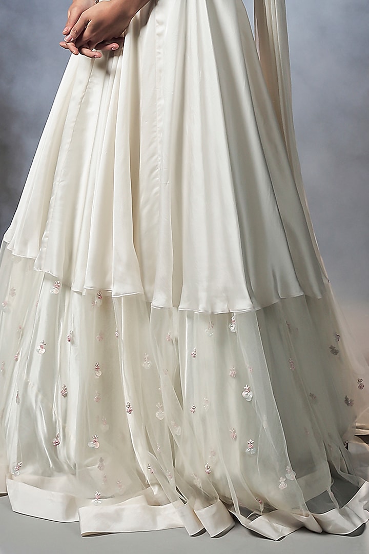 Shell White Embroidered Wedding Lehenga Set by Isha Gupta Tayal at Pernia's Pop Up Shop