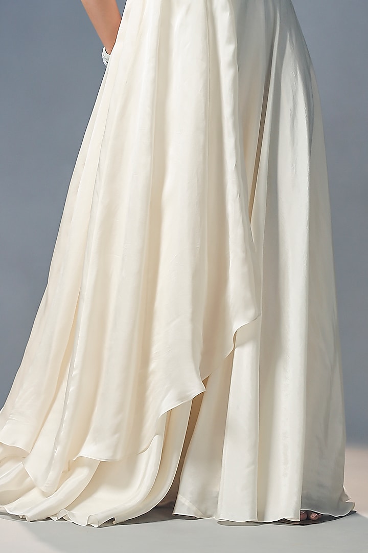 Shell White Textured Skirt Set by Isha Gupta Tayal at Pernia's Pop Up Shop