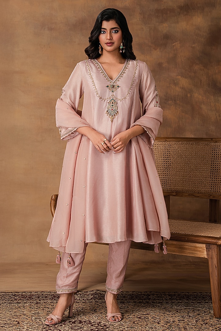 Pastel Pink Silk Embroidered Kurta Set by Isha Gupta Tayal at Pernia's Pop Up Shop