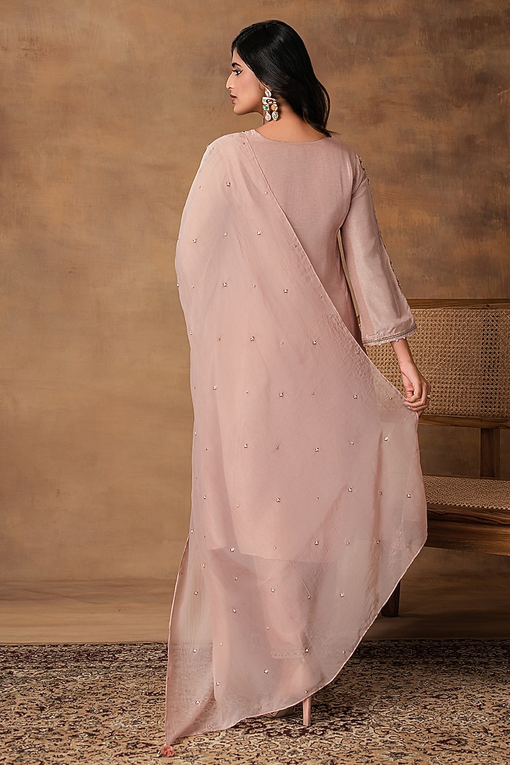 Pastel Pink Silk Embroidered Kurta Set by Isha Gupta Tayal at Pernia's Pop Up Shop