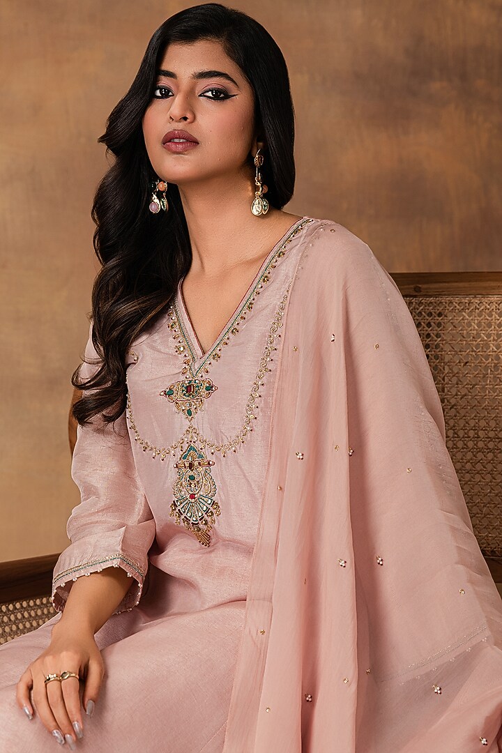 Pastel Pink Silk Embroidered Kurta Set by Isha Gupta Tayal at Pernia's Pop Up Shop