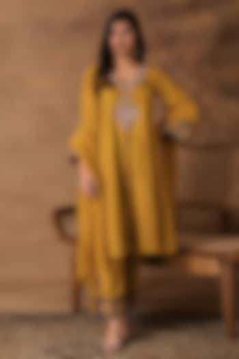 Golden Yellow Silk Resham Embroidered Kurta Set by Isha Gupta Tayal at Pernia's Pop Up Shop