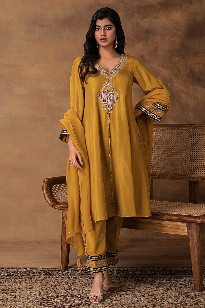 Golden Yellow Silk Resham Embroidered Kurta Set by Isha Gupta Tayal at Pernia's Pop Up Shop