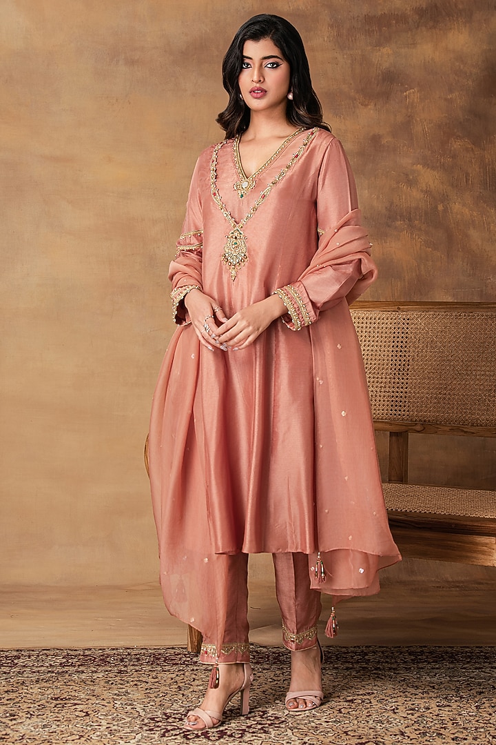 Mocha Pink Silk Embroidered Layered Kurta Set by Isha Gupta Tayal at Pernia's Pop Up Shop
