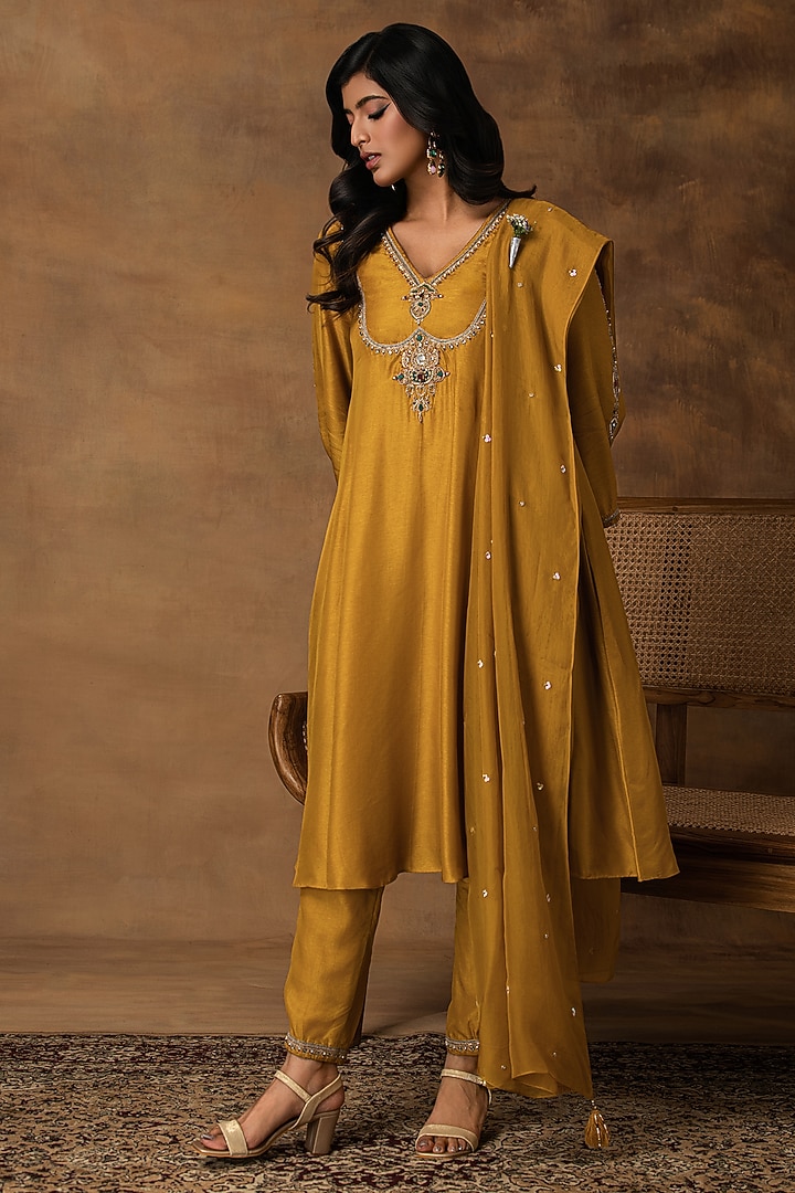 Golden Yellow Silk Embroidered Kurta Set by Isha Gupta Tayal at Pernia's Pop Up Shop
