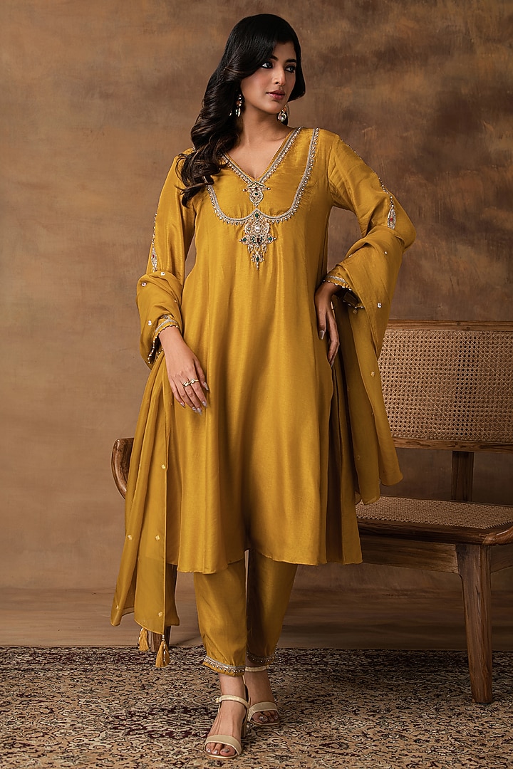 Golden Yellow Silk Embroidered Kurta Set by Isha Gupta Tayal at Pernia's Pop Up Shop